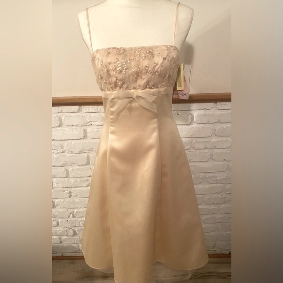 Zum Zum by Niki Livas Dresses & Skirts - Women’s Zum Zum by Niki Livas Dress